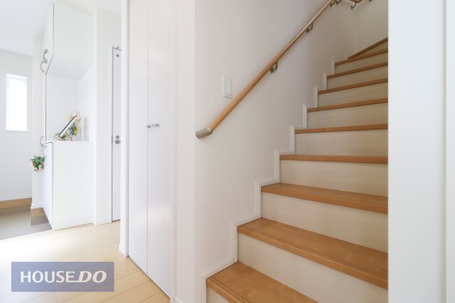 ���̑����� �y�����z�K�i�͎肷�������D�w���񂩂炨�q�l�⍂��҂����S�ł��B�܂��A�̂ڂ�₷���悤�Ɉ�i�̉��s�����L���݌v����Ă���܂��B