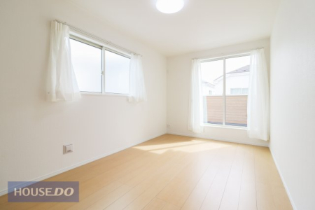 �Q�� �y�Q���z���邢�̌��̓����Q���͑傫���x�b�g���]�T�������ē���L���B