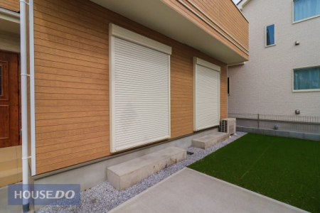  �y�h�Ɛݔ��z�h�Ɩʂ����łȂ��A�f�M��h�����ʂ����҂ł���V���b�^�[�t�I