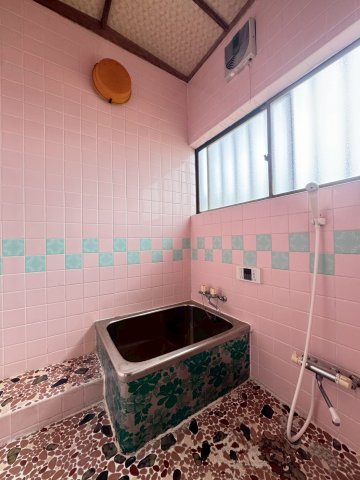 ���� �􂢏�X�y�[�X���L���Ƃ����A�X�e�����X�����B���t�H�[���̂����k������܂��B