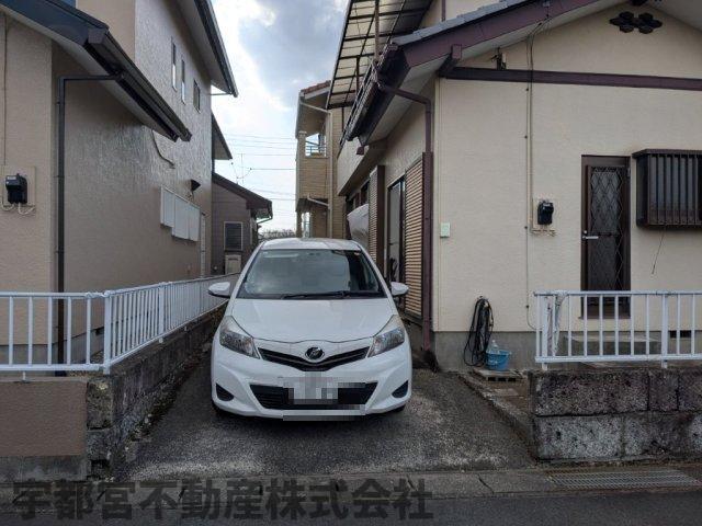  ��Ƃ肠��O�ʓ��H�ɖʂ��Ă���A�Ԃ̏o�����ꂪ�X���[�Y�Ȓ��ԃX�y�[�X�ł��B���s������������m�ۂ���Ă��邽�߁A���S���Ē�߂邱�Ƃ��ł��܂��B