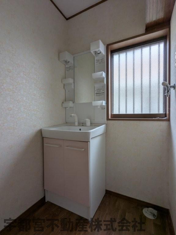 ���ʑ�E���ʏ� ���邢���R�����������ޑ��t���̐��ʒE�ߏ��ł��B�V�����[�t�����ʉ��ϑ�́A�Z�������̐g�x�x�ɂ���ϕ֗��B���ɂ͐���@�u������m�ۂ���A�Ǝ��������X���[�Y�ȋ�Ԃł��B