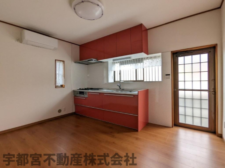  �_�C�j���O�L�b�`���ɂ��G�A�R�������Ă���̂ŁA�������Ԃ��󒲊Ǘ����\�ł�