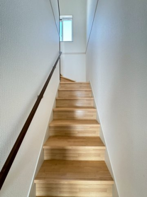 ���̑����� �K�i�͎肷�������D�w���񂩂炨�q�l�⍂��҂����S�ł��B�܂��A�̂ڂ�₷���悤�Ɉ�i�̉��s�����L���݌v����Ă���܂��B