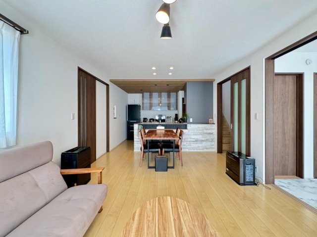  �L�b�`���̉�����V�䂪��Ԃɗ��̊��ƃA�N�Z���g�ɁB�ؖڒ����������ŗ�����������Ԃ����o