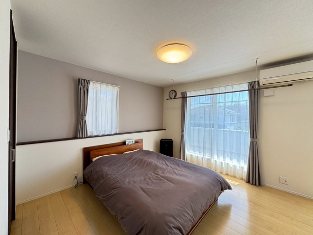 �Q�� ���邢�̌��̓����Q���͑傫���x�b�g���]�T�������ē���L���B