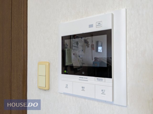  ���ւ��J����O�ɁA�������烂�j�^�[�ő���̊���m�F�ł��邽�߁A���q�l�̂�����Ԏ������S�ł��B��b����������ɉ�b�ł���n���Y�t���[�^�C�v�Ȃ�A�Ǝ��̎���~�߂邱�ƂȂ��X���[�Y�ɉ��΂��\�ł��B