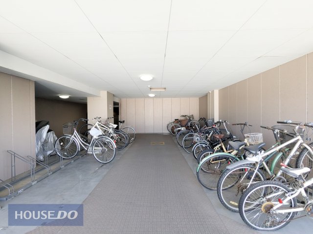  �T�C�N�����b�N�̗̍p�ɂ��A��ɐ��R�Ƃ�����Ԃ��L�[�v�B�ׂ̎��]�ԂƗ��܂�X�g���X���Ȃ��A�Z���������X�}�[�g�ɏo�ɂł��܂��B