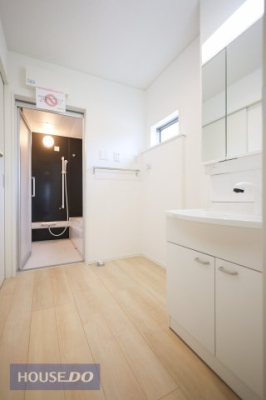  �y�E�ߏ��z���n�����ʐ^�B���ʒE�ߏ��͂������Ƃ����X�y�[�X�Ŏg���₷���ł��B