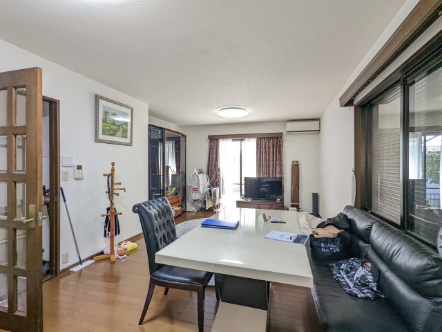 ���r���O -