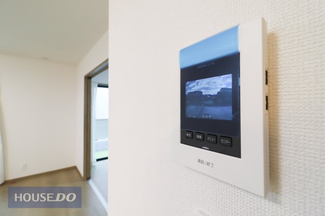  �yTV�C���^�[�z���z�J���[TV�C���^�[�z���B�^��@�\�t���ŁA�h�Ə�͂������A���͂����Ȃǂ̔c���ɂ��֗��B