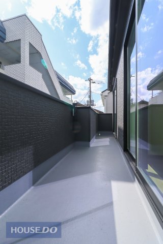 �o���R�j�[ �y�o���R�j�[�z�L�X�o���R�j�[�ł��z�c����󕨂��������񊱂��邾���łȂ��A���͂̎������C�ɂ����Ƀv���C�x�[�g�Ȏ��Ԃ��߂��������b�N�X��ԂƂ��Ă��g���܂��ˁ�