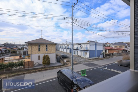 ���̑� �y��������̒��]�z�o���R�j�[����̌i�F�B�\���ȊԊu���m�ۂ���Ă���܂��B