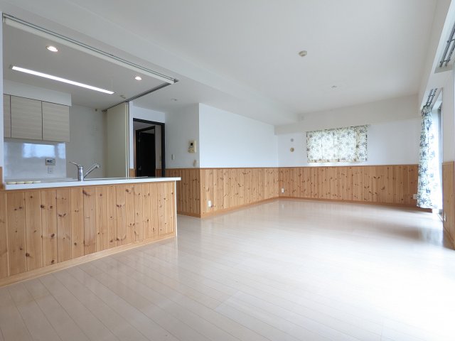 ���r���O 17����LDK�����C�ƌ]���y�̓��������͓I