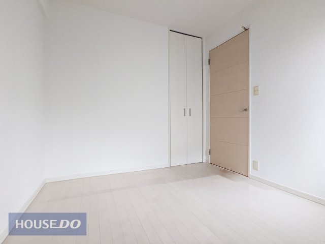 �Q�� ����̔���D���������A�É��ɕ�܂ꂽ�Q���B