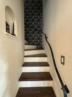 ���̑����� �K�i�͎肷�������D�w���񂩂炨�q�l�⍂��҂����S�ł��B�܂��A�̂ڂ�₷���悤�Ɉ�i�̉��s�����L���݌v����Ă���܂��B