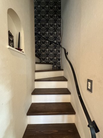 ���̑����� �K�i�͎肷�������D�w���񂩂炨�q�l�⍂��҂����S�ł��B�܂��A�̂ڂ�₷���悤�Ɉ�i�̉��s�����L���݌v����Ă���܂��B