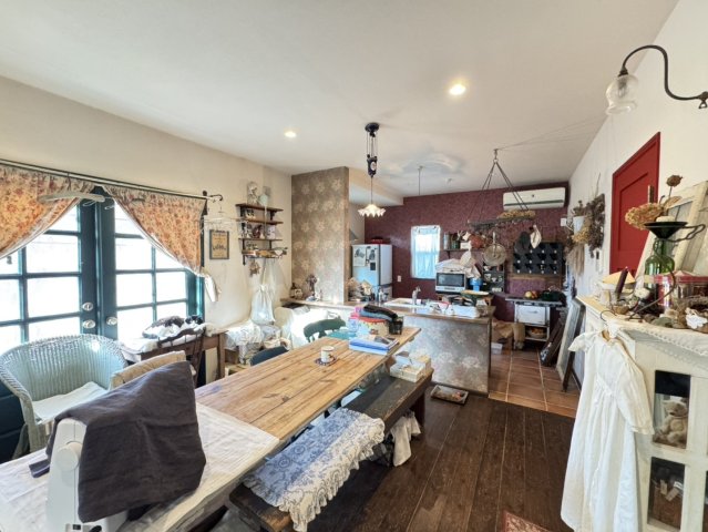  �{���́A����������f�ނ��g�p���A���Ԃ̌o�߂ƂƂ��ɖ��킢�[����������������B