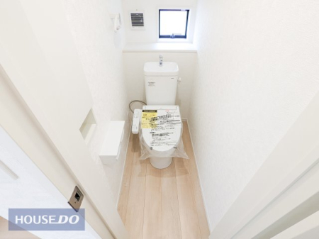 �g�C�� �y�g�C���z�������g�[�֍��t���B�Q�ӏ�����̂ŁA�Z�������ł����S��ق��ƈꑧ����v���C�x�[�g��Ԃ͍L�߂̐݌v�ƂȂ��Ă���܂��B