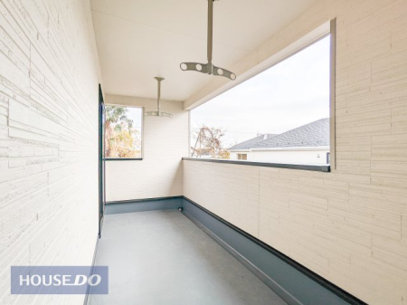 �o���R�j�[ �y�o���R�j�[�z�L�X�o���R�j�[�ł��z�c����󕨂��������񊱂��邾���łȂ��A���͂̎������C�ɂ����Ƀv���C�x�[�g�Ȏ��Ԃ��߂��������b�N�X��ԂƂ��Ă��g���܂��ˁ�