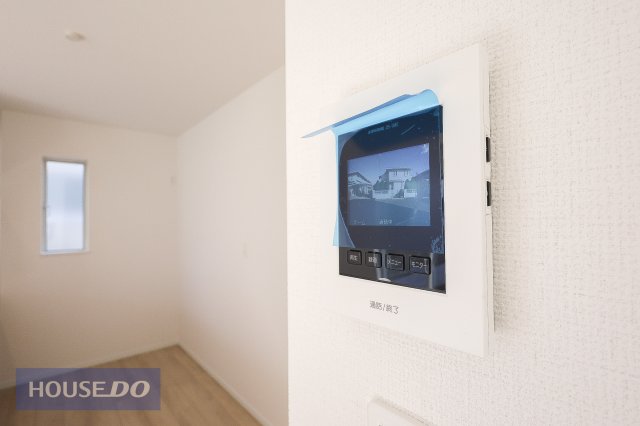  �yTV�C���^�[�z���z�J���[TV�C���^�[�z���B�^��@�\�t���ŁA�h�Ə�͂������A���͂����Ȃǂ̔c���ɂ��֗��B