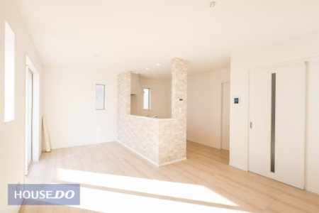 ���r���O �y���r���O�z��؂ȉƑ��Ɖ߂����ꏊ������A�K������ލL������������m�ہ���������̗ǂ����r���O�́A�d�C��̐ߖ�A���󕨂̊����A�J�r�̗}���A���N���i�ȂǁA�����̃����b�g������܂��I