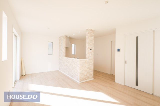 ���r���O �y���r���O�z��؂ȉƑ��Ɖ߂����ꏊ������A�K������ލL������������m�ہ���������̗ǂ����r���O�́A�d�C��̐ߖ�A���󕨂̊����A�J�r�̗}���A���N���i�ȂǁA�����̃����b�g������܂��I