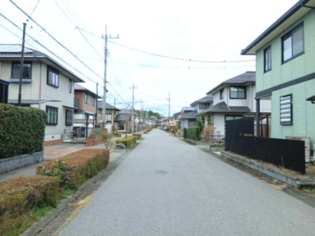 ���̑� �y�O�ʓ��H�^���n�ʐ^�z�O�ʓ��H�͖�X���ŁA�ԗ��̂���Ⴂ��Ԍɓ��ꂪ�y�ł��B���n�ł��m�F���������B