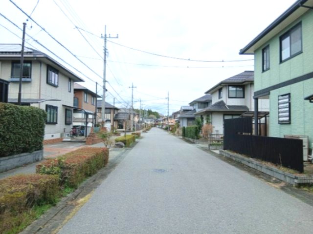 ���̑� �y�O�ʓ��H�^���n�ʐ^�z�O�ʓ��H�͖�X���ŁA�ԗ��̂���Ⴂ��Ԍɓ��ꂪ�y�ł��B���n�ł��m�F���������B