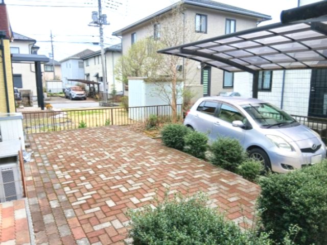 ���̑� �y����^���n�ʐ^�z�C���^�[���b�L���O�Ŏd�グ��ꂽ�e���X���L��܂��B���났�X�y�[�X�Ƃ��ė��p�B