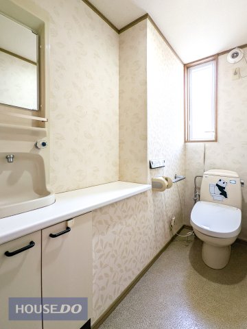 �g�C�� 1�K��2�K�ɂ��ꂼ�ꂠ��̂ŖZ�������ł����S�ł���