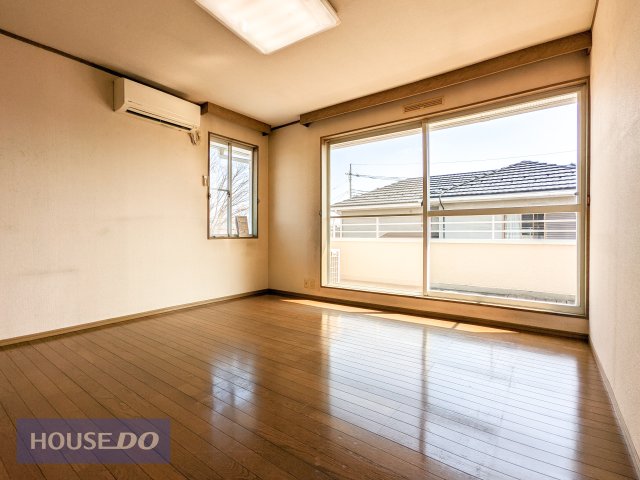 �Q�� ���邢�̌��̓����Q���͑傫���x�b�g���]�T�������ē���L���B