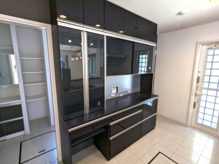 ���̑����� ��^�̃L�b�`�����[�I��������퉷�ۑ��̐H���i�Ȃǂ����Ղ�Ǝ��[�\��