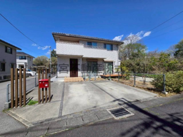  �����g�����Ԃ́A�o�����ꂪ�X���[�Y�ȓ쑤�̕���2��X�y�[�X�ցB�L���Ԍ��ɖʂ��Ă��邽�߁A���̖Z�������ԑт��X�g���X�Ȃ��o���ł��܂��B