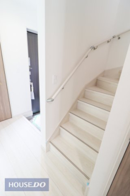 ���̑����� �K�i�͎肷�������D�w���񂩂炨�q�l�⍂��҂����S�ł��B�܂��A�̂ڂ�₷���悤�Ɉ�i�̉��s�����L���݌v����Ă���܂��B