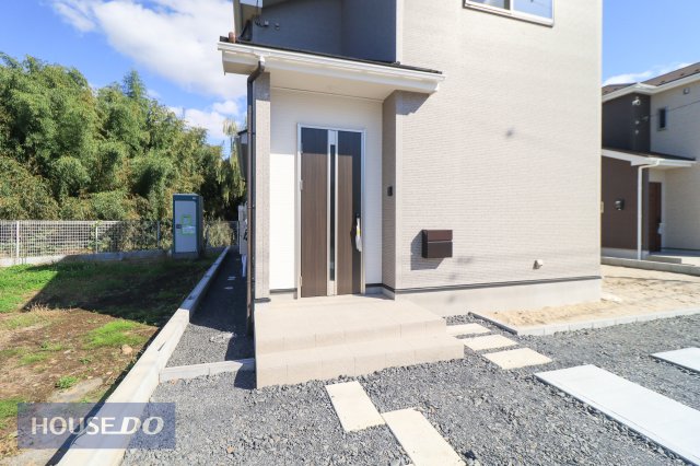  �������Ƃ������ցB���s���̂���|�[�`�ŉJ�̓������S�ł��B