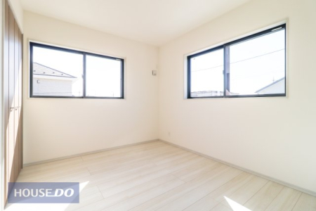 �Q�� ���邢�̌��̓����Q���͑傫���x�b�g���]�T�������ē���L���B