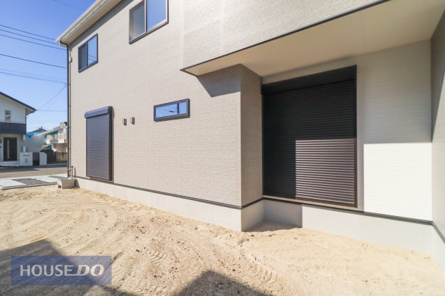  �h�Ɩʂ����łȂ��A�f�M��h�����ʂ����҂ł���V���b�^�[�t�I