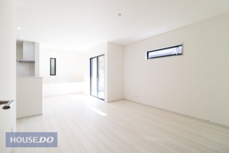 ���r���O ��؂ȉƑ��Ɖ߂����ꏊ������A�K������ލL������������m�ہ��������̂�������ŁA�C���e���A�̃R�[�f�B�l�[�g���y�����Ȃ�܂��ˁI