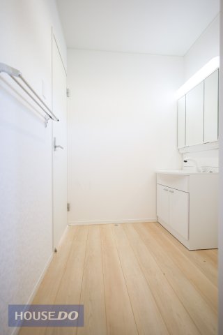  �y�E�ߏ��z���n�����ʐ^�B���ʒE�ߏ��͂������Ƃ����X�y�[�X�Ŏg���₷���ł��B