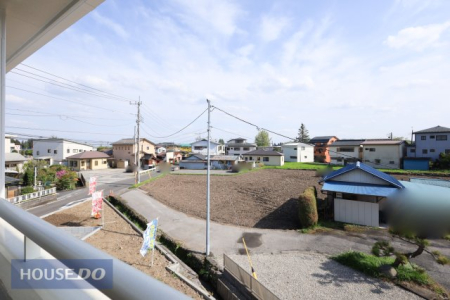 ���̑� �y��������̒��]�z�o���R�j�[����̌i�F�B�\���ȊԊu���m�ۂ���Ă���܂��B