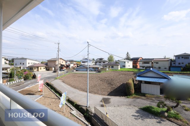 ���̑� �y��������̒��]�z�o���R�j�[����̌i�F�B�\���ȊԊu���m�ۂ���Ă���܂��B