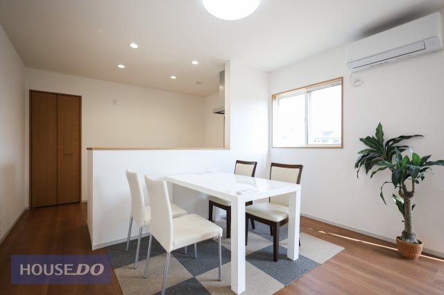  �y�_�C�j���O�z�Ƒ��ł��낰��_�C�j���O�ł��B