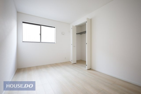 �Q�� �y�Q���z���邢�̌��̓����Q���͑傫���x�b�g���]�T�������ē���L���B