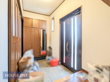 ���� �Ƃ̊�ł��錺�ւ��ґ�Ȃ�Ƃ���B��l�����W�܂��Ă����������Ȃ��A�}�ȗ��q���Ί�Ō}��������S�̐݌v�ł��B�x�r�[�J�[���̉ו����u����L�X�Ƃ�����Ԃ��A���X�̕�炵�ƐS�ɂ�Ƃ�������炵�܂��B