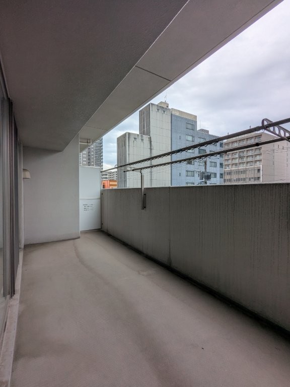 �o���R�j�[ �L�X�o���R�j�[�ł��z�c����󕨂��������񊱂��邾���łȂ��A���͂̎������C�ɂ����Ƀv���C�x�[�g�Ȏ��Ԃ��߂��������b�N�X��ԂƂ��Ă��g���܂��ˁ�