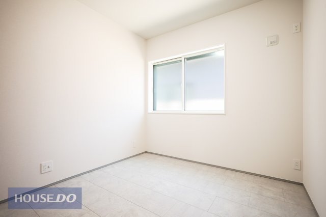 �Q�� �y�Q���z���邢�̌��̓����Q���͑傫���x�b�g���]�T�������ē���L���B