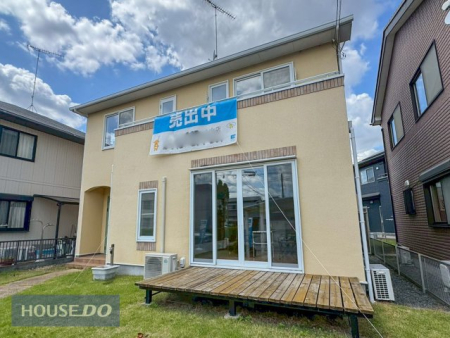 ���n�O�ώʐ^ �쉢���̂������ȊO�ςɁA���r���O����i���Ȃ��q����J���I�ȃE�b�h�f�b�L��ݒu�B