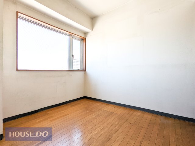 ���̑����� �傫�ȑ�����S�n�悢�����������ޖ��邢�m���ł��B�t���[�����O�d�l�ŉƋ�̔z�u�����₷���A�D�݂̃C���e���A�ŃR�[�f�B�l�[�g���y���߂܂��B