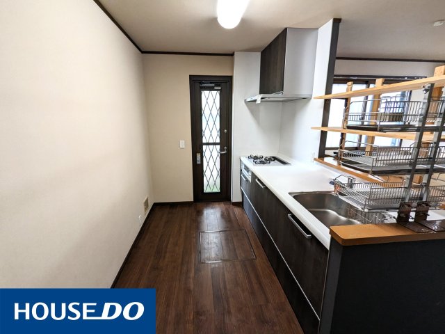 �L�b�`�� �����������̂ŊO�ɃS�~����u�����芷�C������ł��܂��ˁB